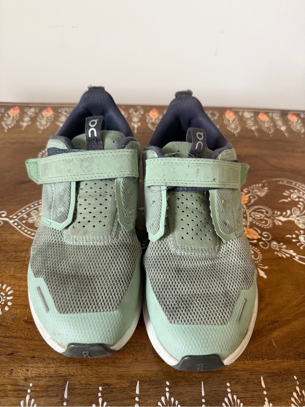 On Cloud Play Sage White Kids Sneakers Hook & Loop Size 2Y